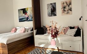 Balconia Sunny Apartment In Centre Of Belgrade
